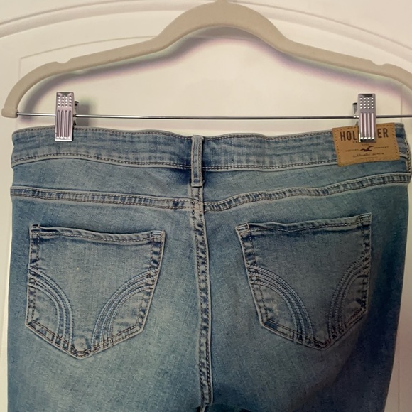 NWOT HOLLISTER CROP JEAN, SIZE 5/W27 - Picture 5 of 8